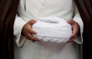  المحتجون ونزع شرعيةِ العمائم