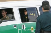 لماذا يخاطر النظام الإيراني بعودة شرطة الأخلاق؟