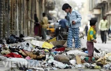 المتظاهرون يحرقون صور المرشد.. والتجمّعات تصل إلى طهران