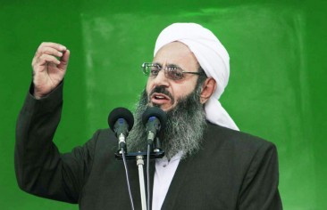 إمام جمعة أهل السنة: الدستور الإيراني يحتاج إلى تغيير