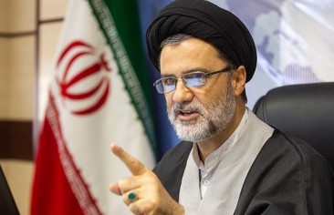 تجمُّعات احتجاجية حول مسرح العاصمة طهران للتضامُن مع الأحواز.. وبرلماني: التضخُّم والبطالة والمشاكل الاقتصادية هدية حكومة روحاني لرئيسي