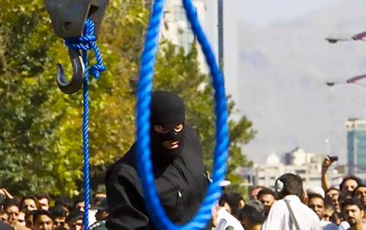 “العفو الدولية” تحذّر من إعدامٍ وشيك لشابَّة إيرانية