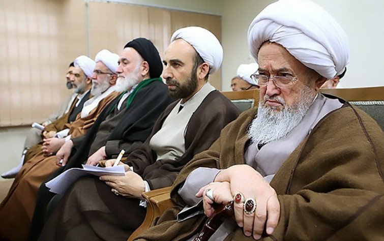 مجلس الخبراء يحذّر من الفضاء الإلكتروني والنفوذ والمصالحة الوطنية