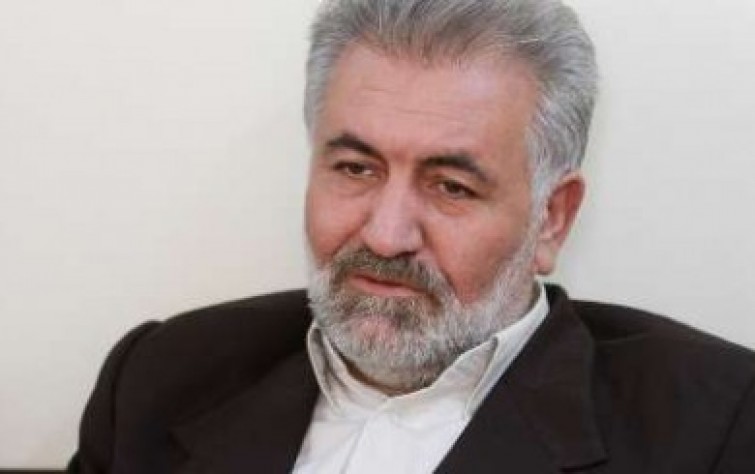 ظريف يهدد أمريكا بالعزلة.. والأسد يترك إعمار سوريا بيد طهران