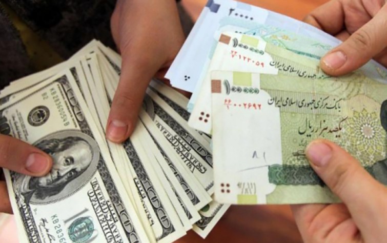 روحاني يطعن أنصاره بالعملة الصعبة في ظهورهم