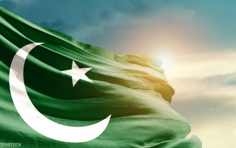  إيران تخسر حليفًا قويًّا بعزل عمران خان